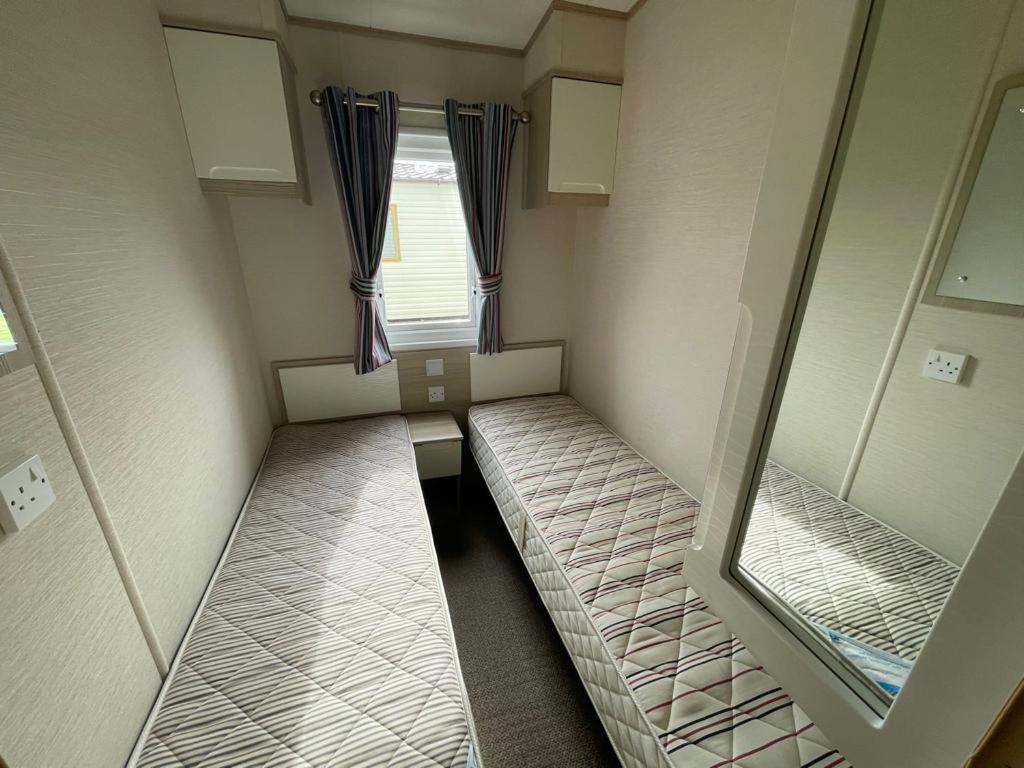Pg177 Golden Palm Resort 8 Berth Caravan With Decking Чапъл Сейнт Лионардс Екстериор снимка