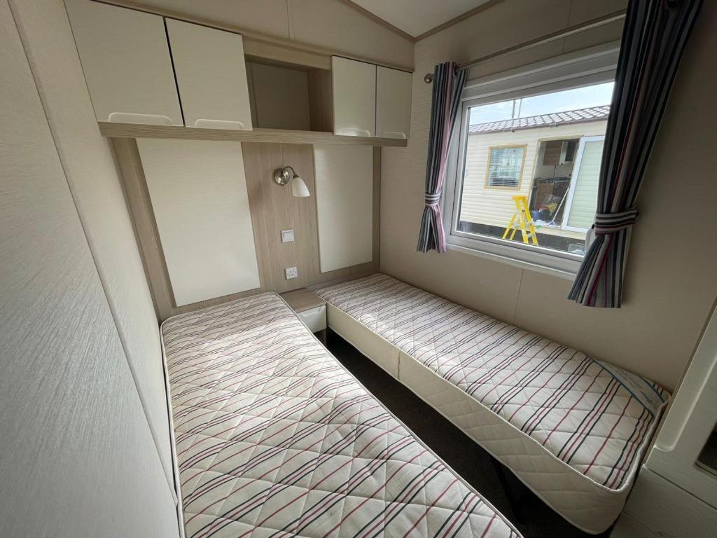 Pg177 Golden Palm Resort 8 Berth Caravan With Decking Чапъл Сейнт Лионардс Екстериор снимка