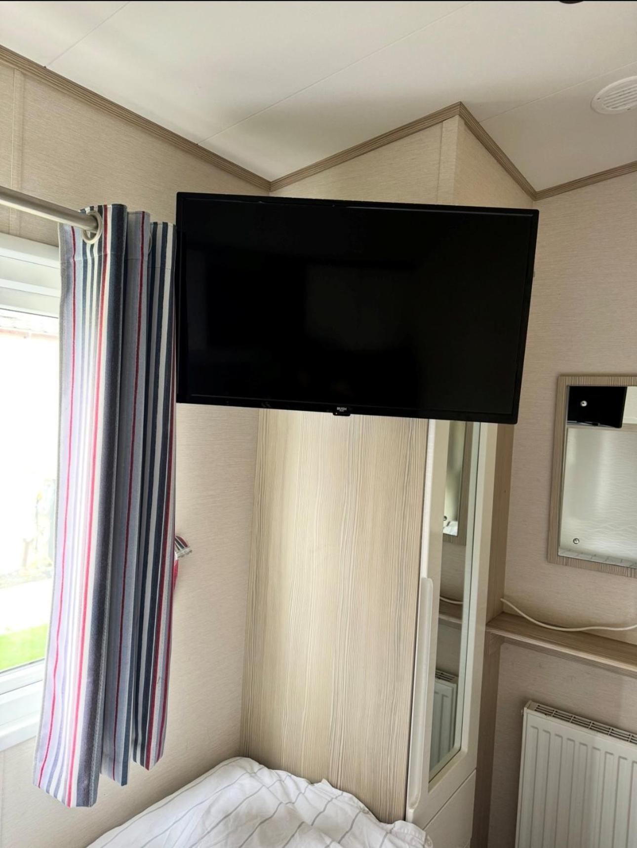 Pg177 Golden Palm Resort 8 Berth Caravan With Decking Чапъл Сейнт Лионардс Екстериор снимка